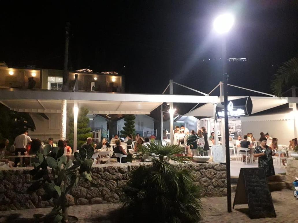 Vela E Bardhe Villa Dhërmi Eksteriør billede